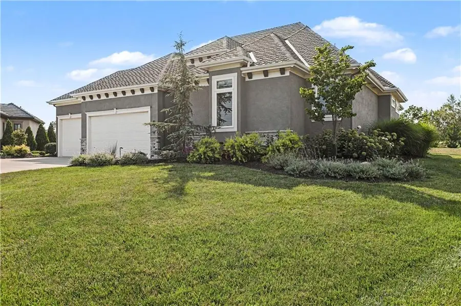 10008 N Revere Court, Kansas City, MO 64154 - #3