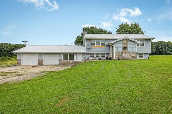 6527 SE Smith Road, Cameron, MO 64429