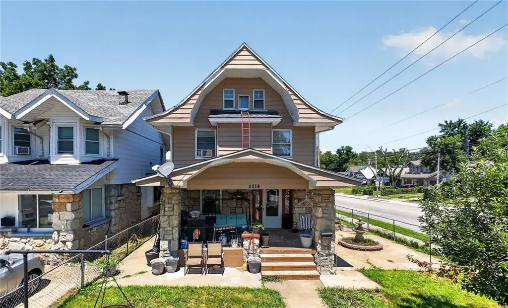 4140 Prospect Avenue, Kansas City, MO 64130 - #1