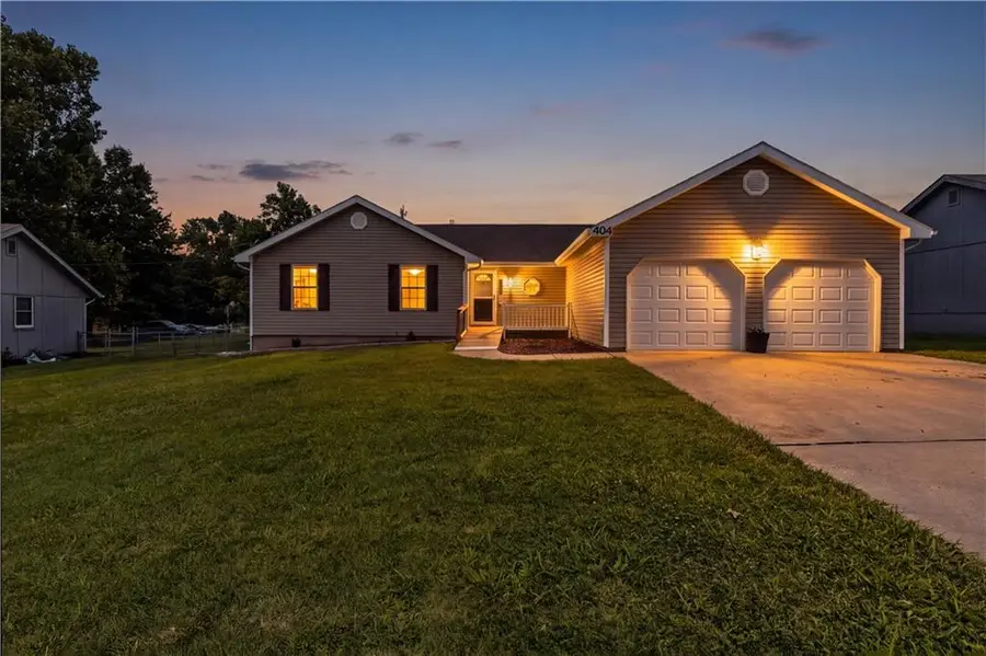404 Oakwood Street, Harrisonville, MO 64701 - #2