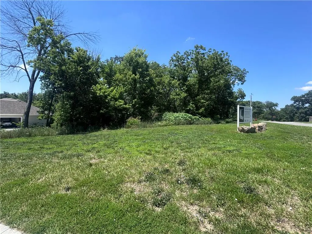 1501 SW Stonewall Drive, Oak Grove, MO 64075 - #1