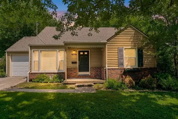 7433 Lamar Avenue, Overland Park, KS 66204