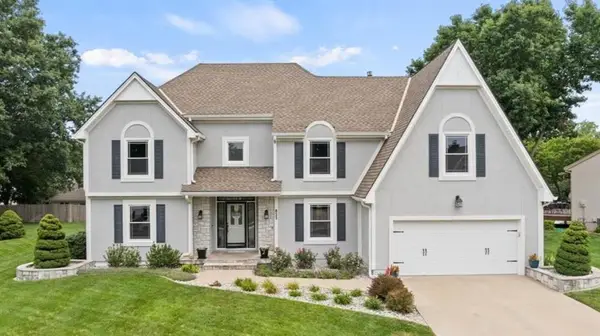 833 NW High Point Drive, Lee's Summit, MO 64081