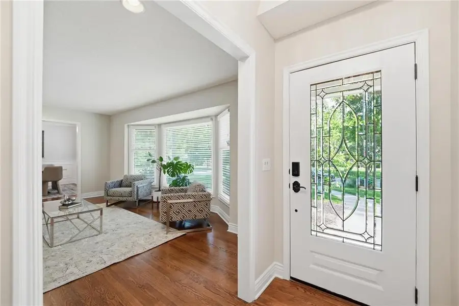 9012 Cherokee Lane, Leawood, KS 66206 - #2