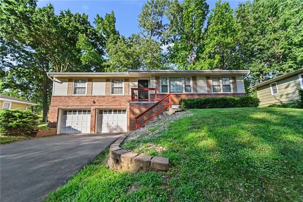 4630 NE Gladstone Avenue, Kansas City, MO 64117 - #1