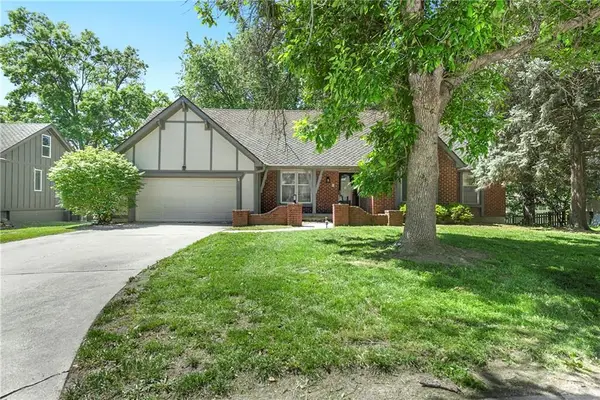 213 Juniper Street, Lee's Summit, MO 64064
