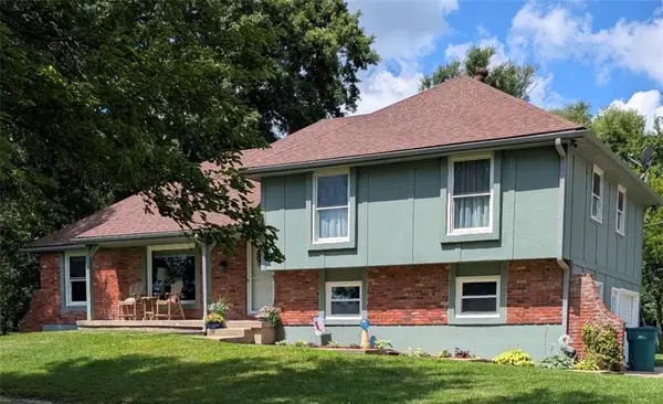 22800 S State Line Road, Bucyrus, KS 66013