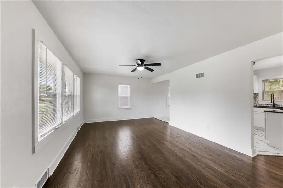 4224 Spruce Avenue, Kansas City, MO 64130 - #3