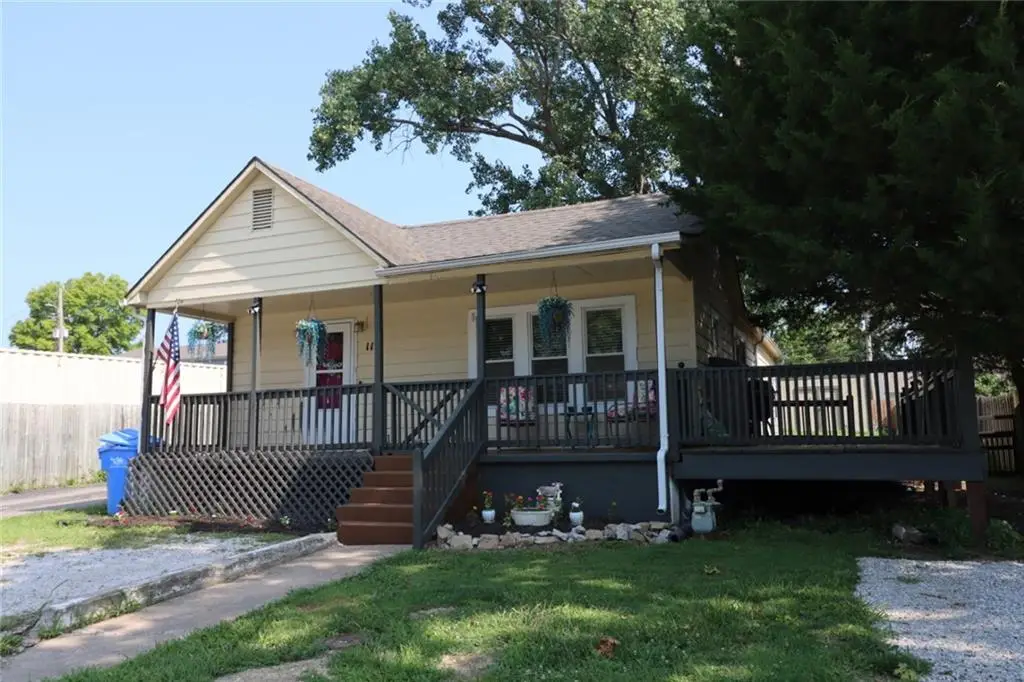 115 E 4th Street, Tonganoxie, KS 66086 - #1