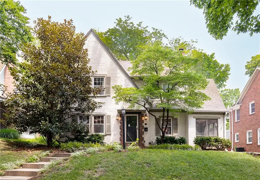 316 E 68th Terrace, Kansas City, MO 64113 - #2