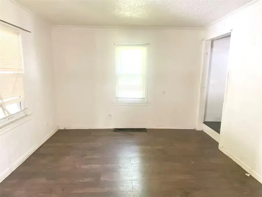 4342 Myrtle Avenue, Kansas City, MO 64130 - #2