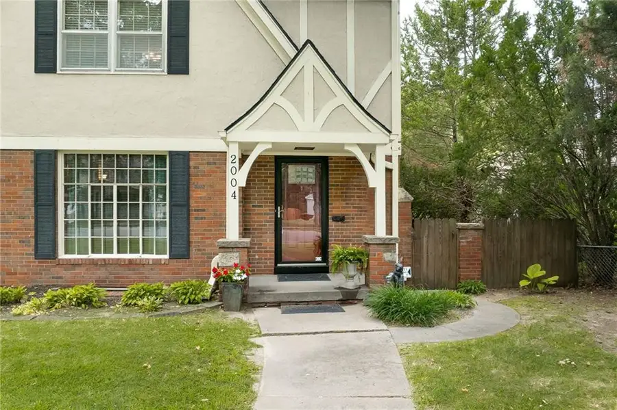 2004 Ashland Avenue, Saint Joseph, MO 64506 - #2
