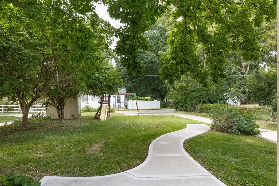 2004 Ashland Avenue, Saint Joseph, MO 64506 - #3