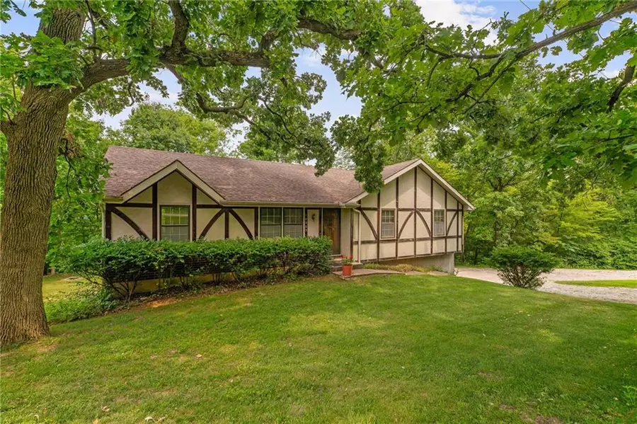 10305 NW Meadow Lane Circle, Kansas City, MO 64152 - #2