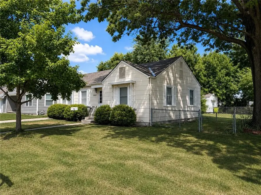 1444 E 24th Avenue, North Kansas City, MO 64116 - #2
