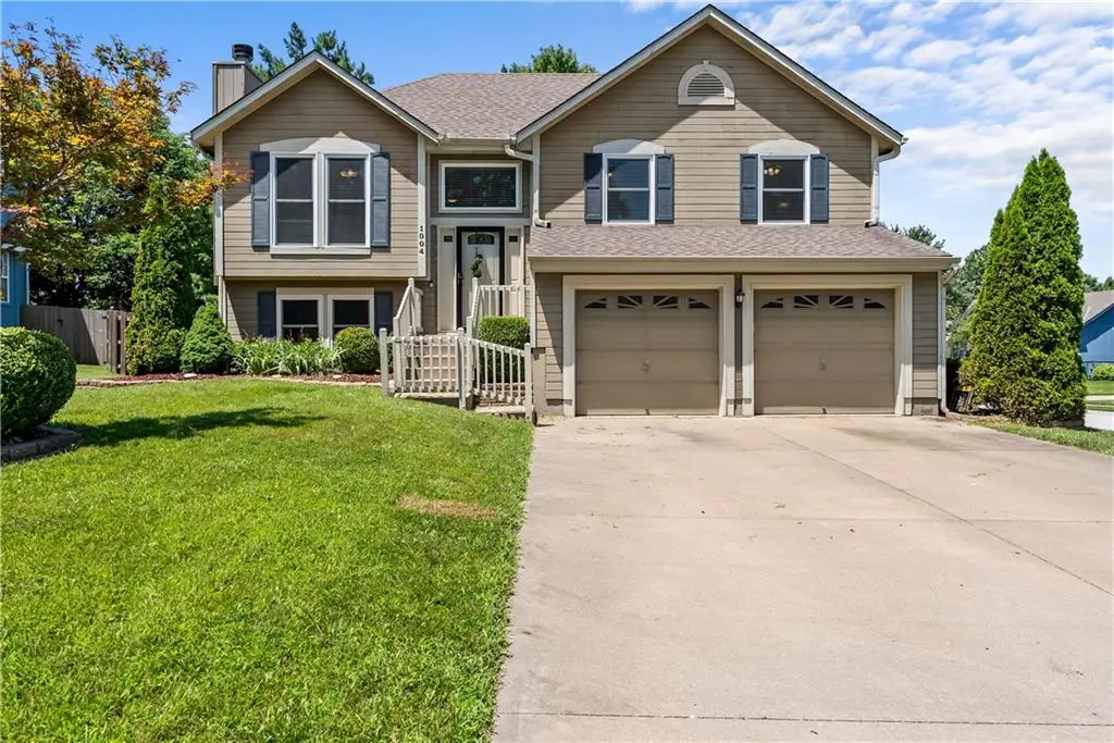1004 SE Country Lane, Lees Summit, MO 64081 - #1