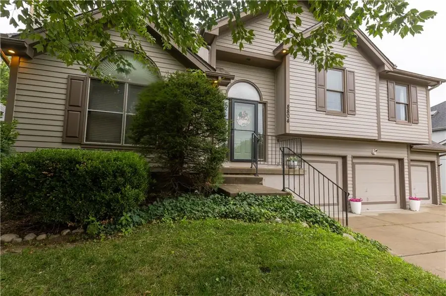 8804 N Anita Avenue, Kansas City, MO 64154 - #2