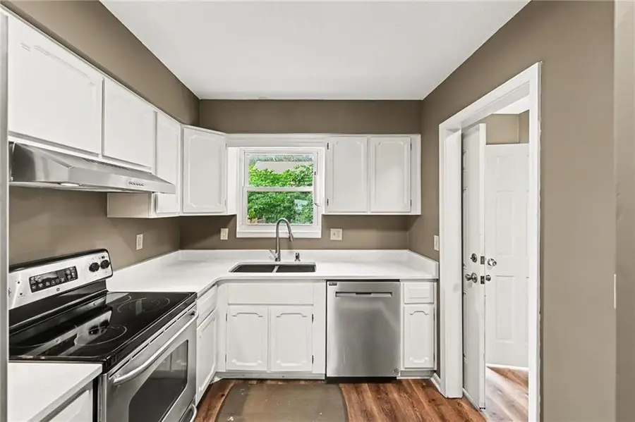 7104 NW Chapel Woods Lane, Kansas City, MO 64152 - #2