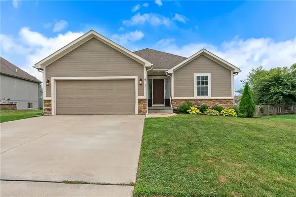 911 W 8th Avenue, Kearney, MO 64060