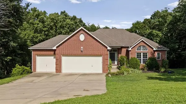 8565 Waverly Road, De Soto, KS 66018