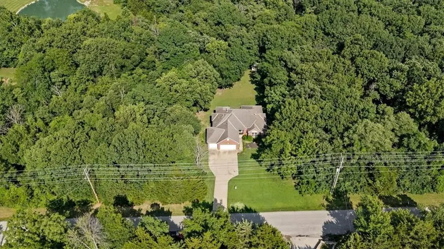 8565 Waverly Road, De Soto, KS 66018 - #2