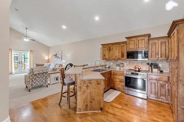 11252 S Mccoy Street, Olathe, KS 66061