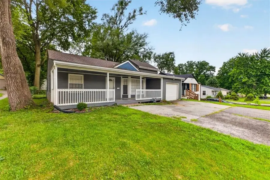 207 W North Avenue, Belton, MO 64012 - #2