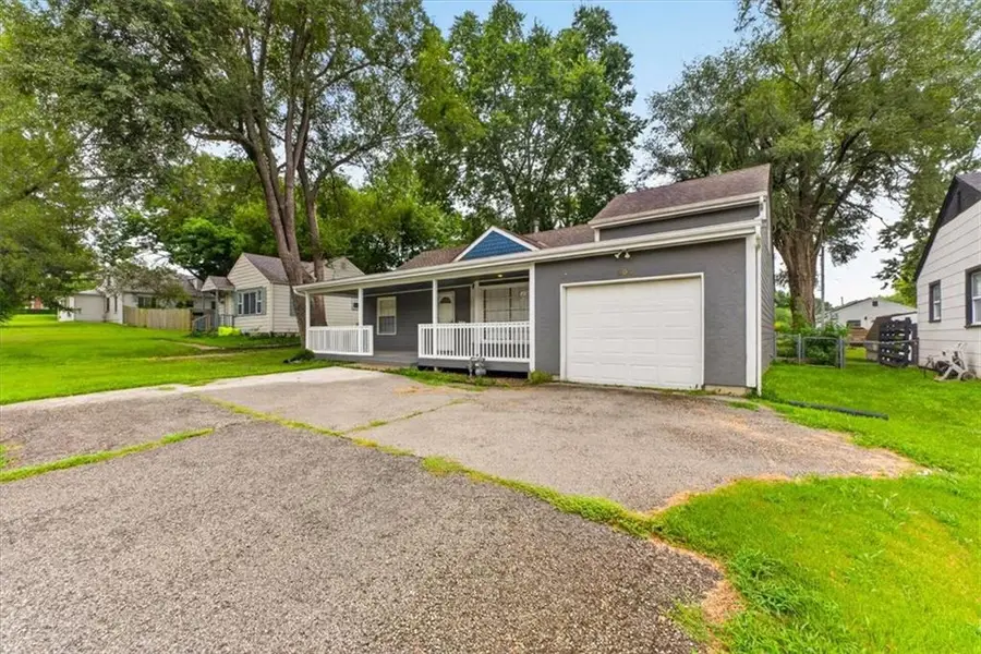 207 W North Avenue, Belton, MO 64012 - #3