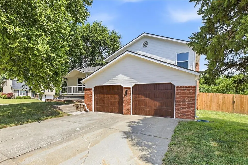 1045 Carousel Lane, Lees Summit, MO 64086 - #1