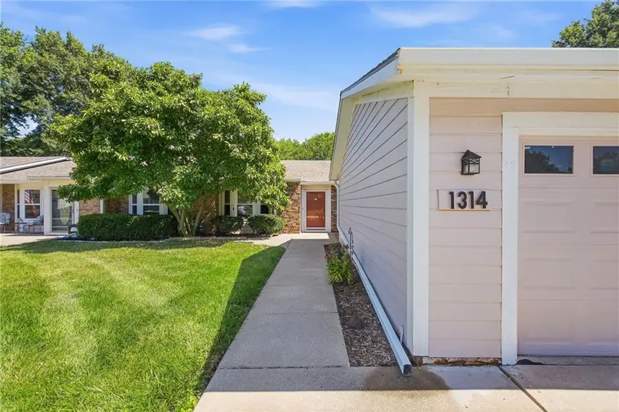 1314 W Jenkins Boulevard, Raymore, MO 64083 - #2