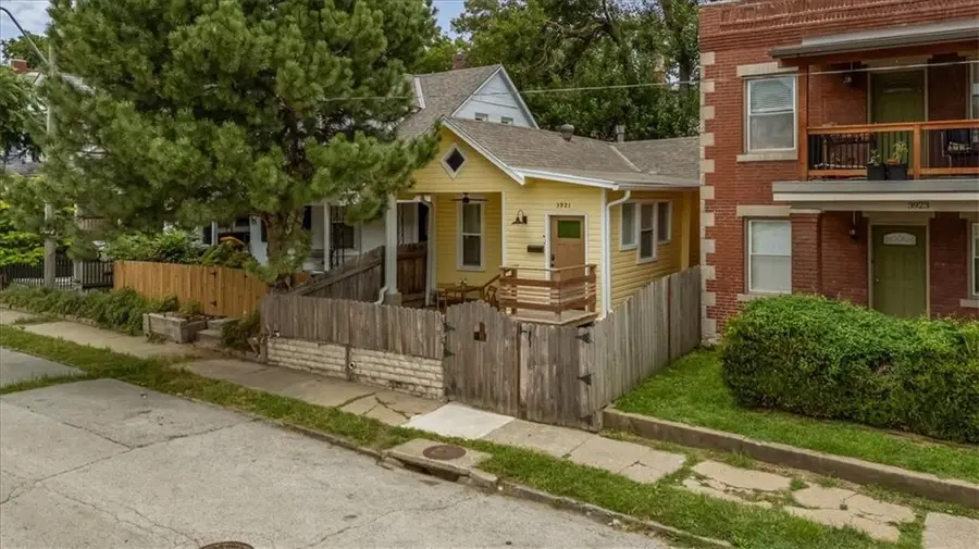 3921 Central Street, Kansas City, MO 64111 - #3