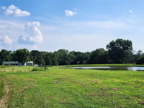 28200 S Grand River Road, Freeman, MO 64746