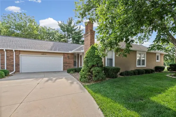 10915 W 98th Street, Overland Park, KS 66214