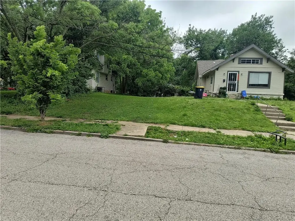 5534 Michigan Avenue, Kansas City, MO 64130 - #1