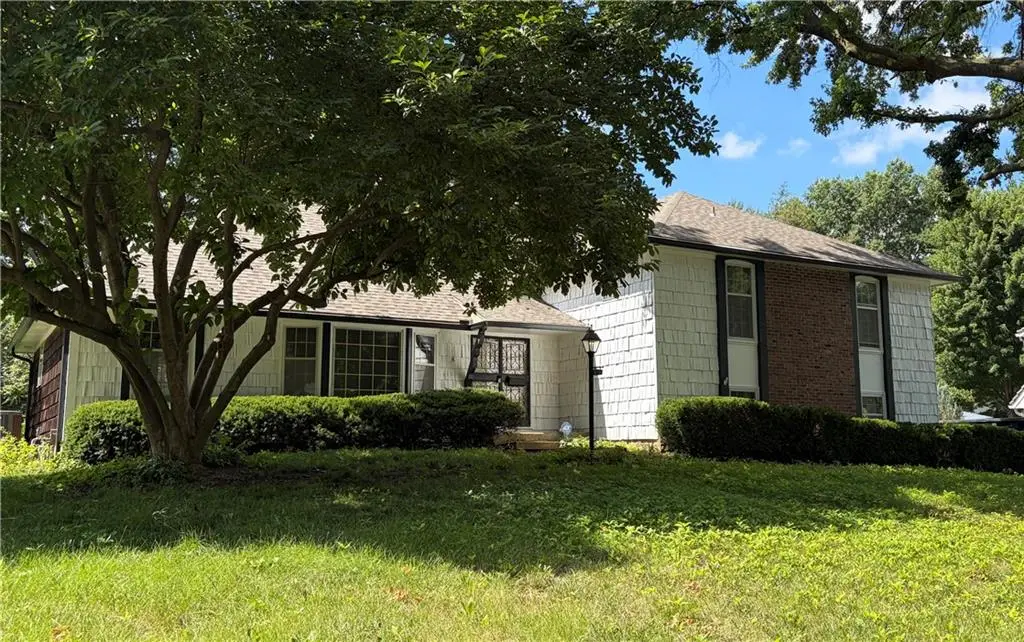 619 W 114th Terrace, Kansas City, MO 64114 - #1