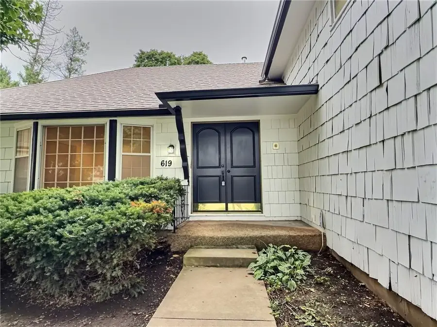 619 W 114th Terrace, Kansas City, MO 64114 - #2