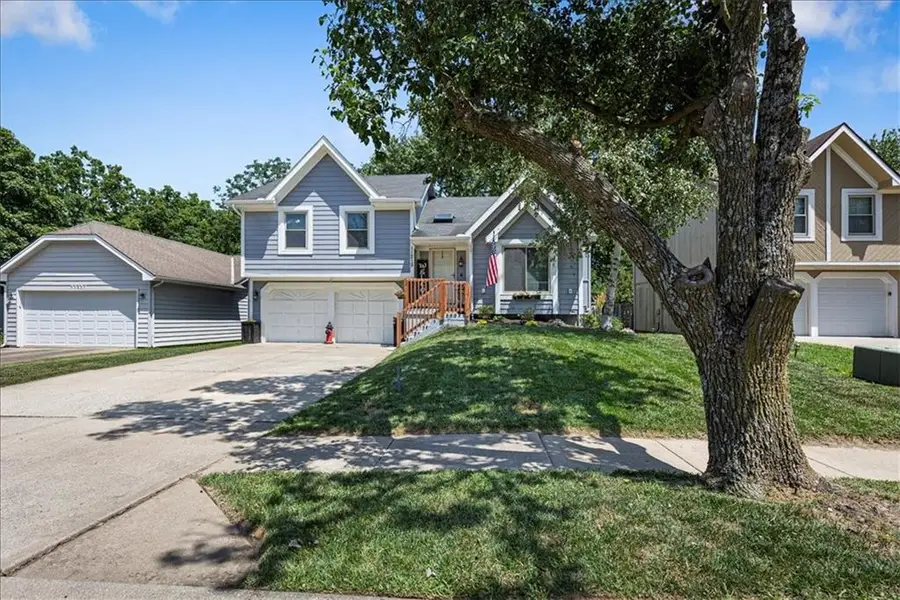 11215 N Donnelly Avenue, Kansas City, MO 64157 - #2
