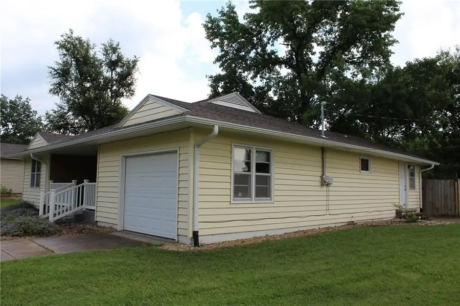 1103 Signor Street, Humboldt, KS 66748 - #3