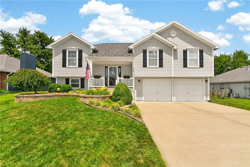 618 SW Gateway Drive, Grain Valley, MO 64029 - #1