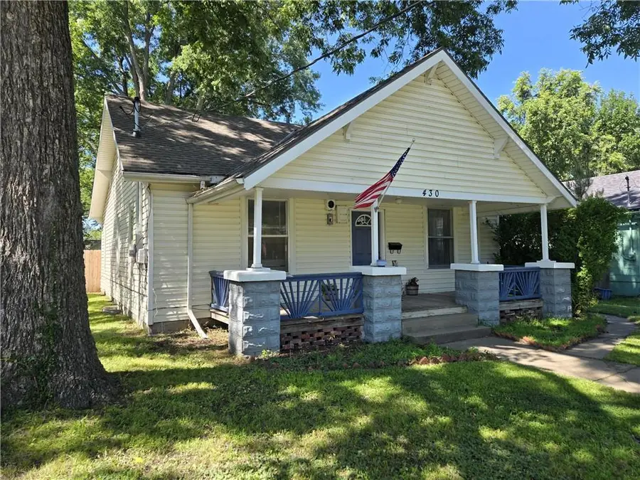 430 Walnut Avenue, Osawatomie, KS 66064 - #2