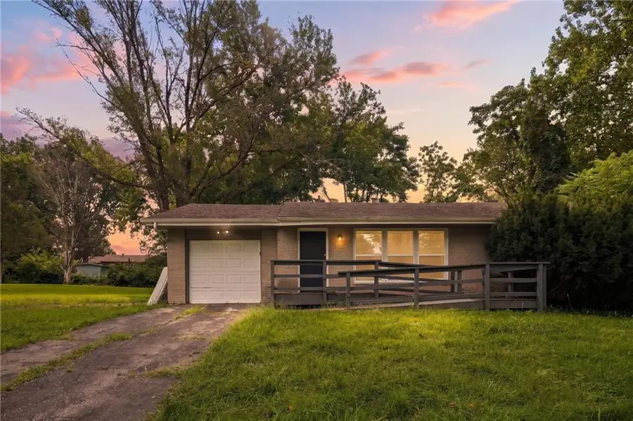 6537 Sears Drive, Kansas City, KS 66102 - #2