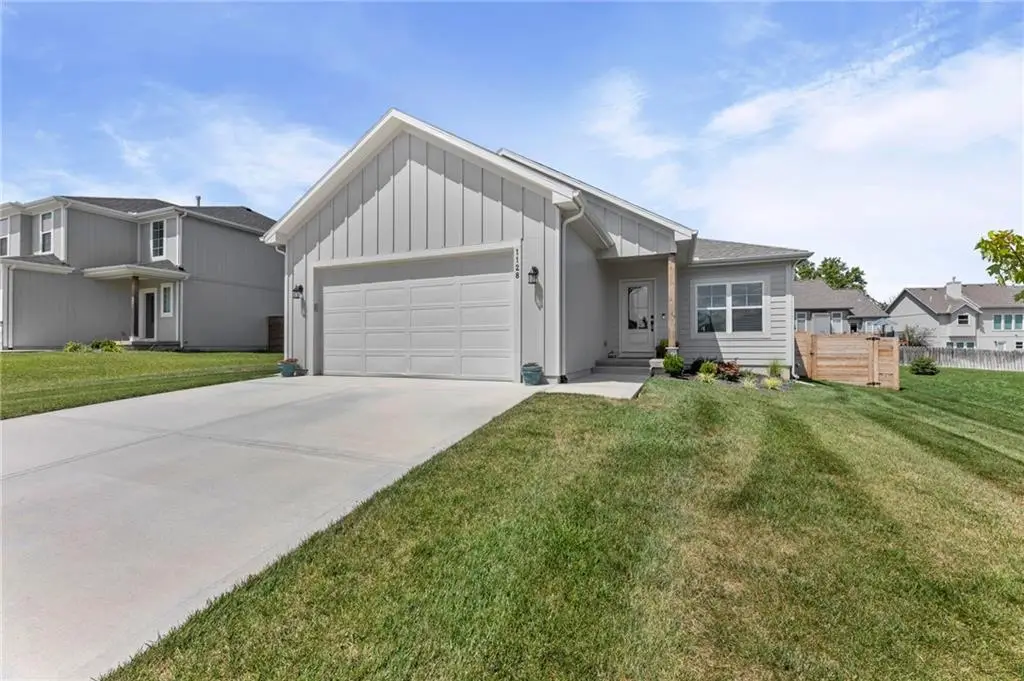 1128 S 12th Terrace, Louisburg, KS 66053 - #1