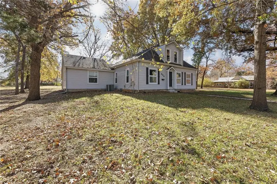 804 E 10th Street, Ottawa, KS 66067 - #3