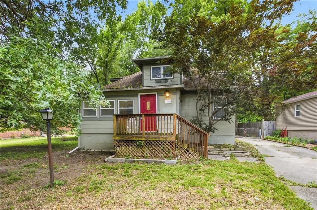 7740 Madison Avenue, Kansas City, MO 64114 - #1