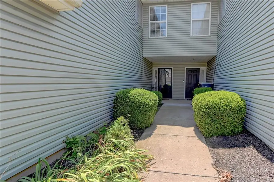 8112 N Lawn Avenue, Kansas City, MO 64119 - #3