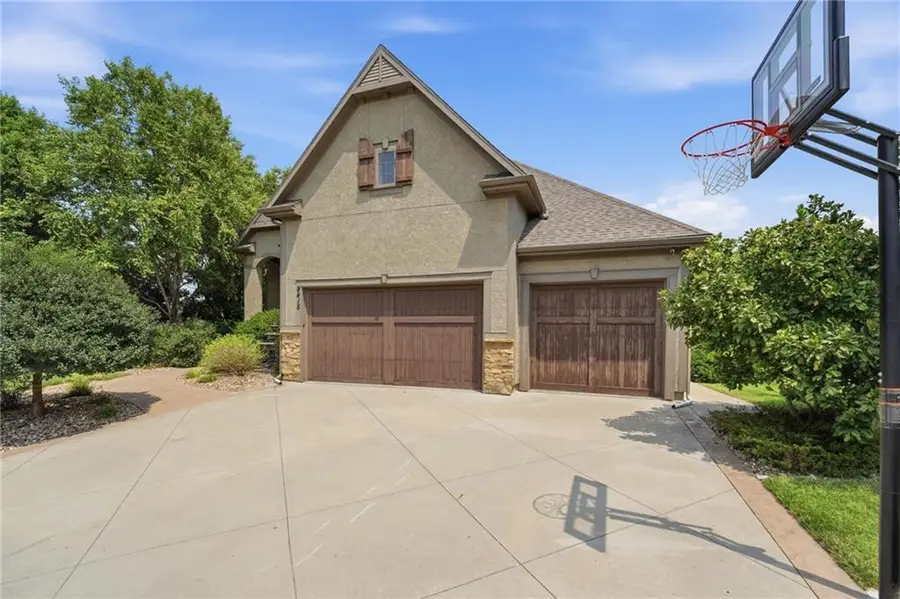 9415 N Kensington Avenue, Kansas City, MO 64156 - #3