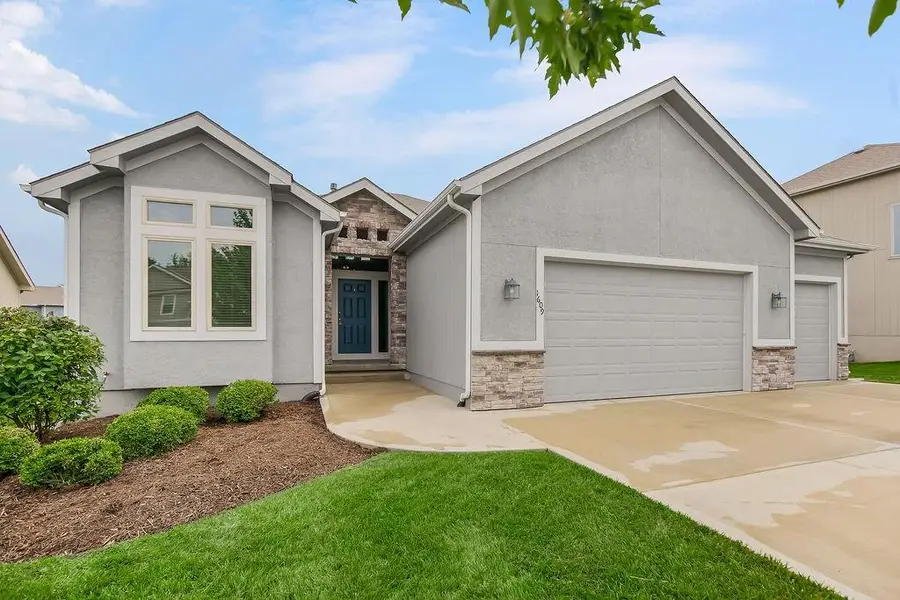 1609 Shadow Drive, Leavenworth, KS 66048 - #2