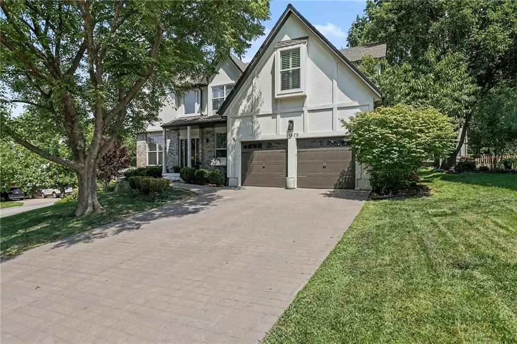 11579 S Skyview Lane, Olathe, KS 66061 - #1