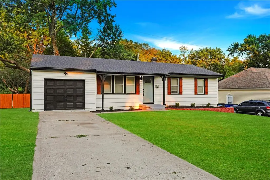 6409 N Woodland Avenue, Gladstone, MO 64118 - #1