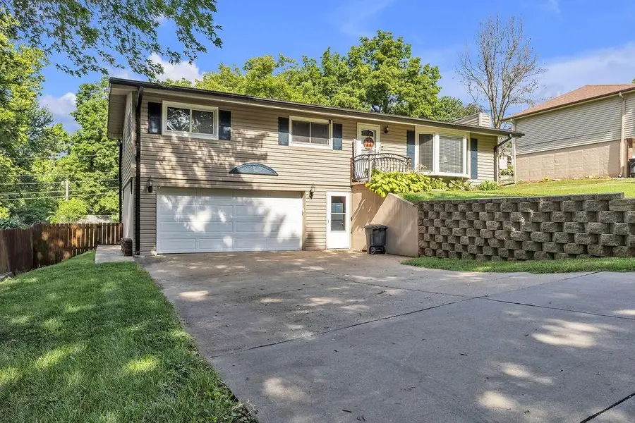 3806 N 25th Terrace, Saint Joseph, MO 64505 - #2